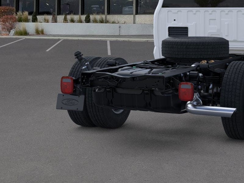 2025 Ford F-350 Super Duty Chassis Cab XL - Photo 44