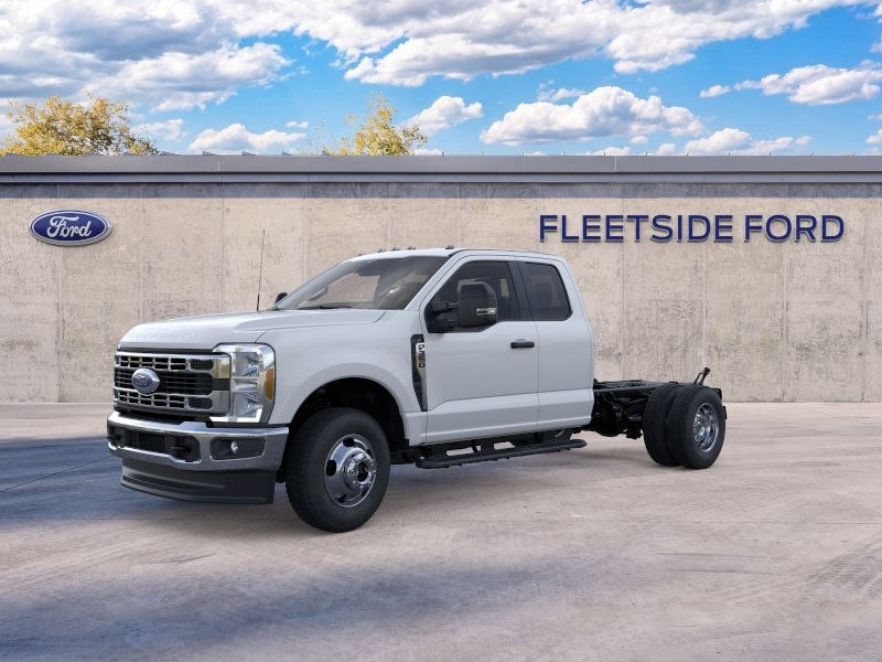 2025 Ford F-350 Super Duty Chassis Cab XL - Photo 18