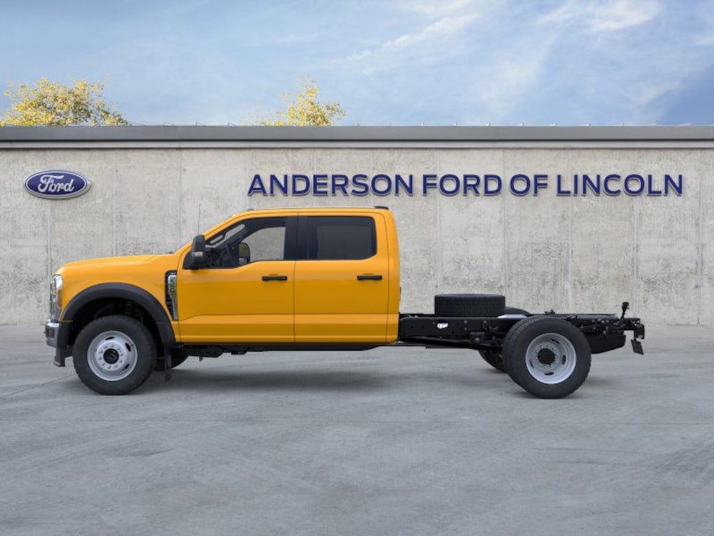 New 2025 Ford Chassis Cab F-550 XLT TRUCK