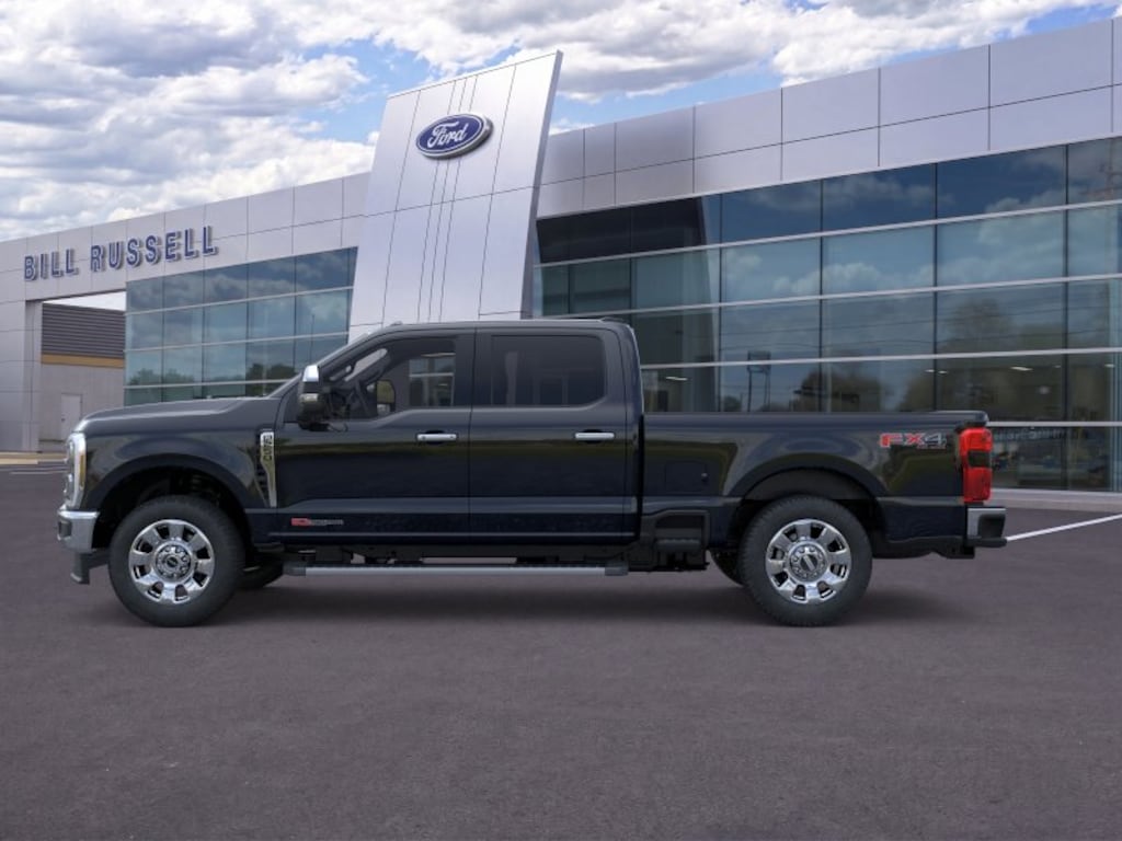 New 2026 Ford Super Duty 5J Truck Crew Cab