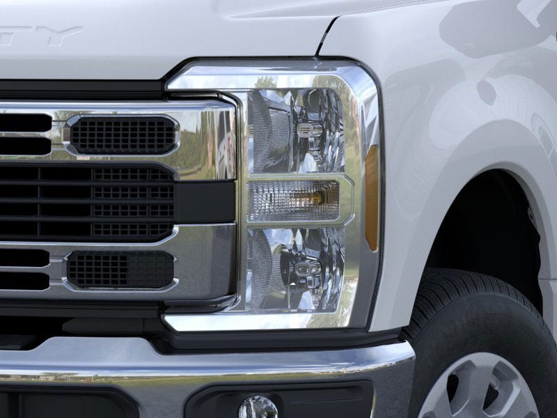 2025 Ford F-350 Super Duty XLT - Photo 40
