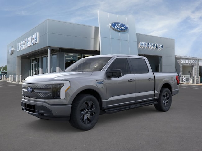 2025 Ford F-150 Lightning Flash 4WD Supercrew 5.5 Box Truck SuperCrew Cab