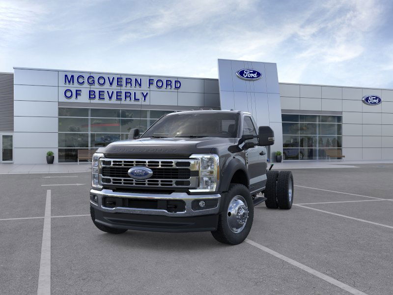 2025 Ford F-550 photo 2