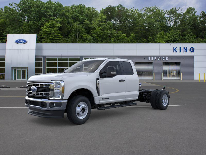 2025 Ford F-350 Chassis Truck Super Cab 