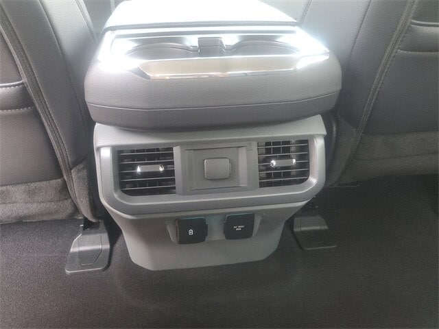 2025 Ford F-150 Lariat photo 19