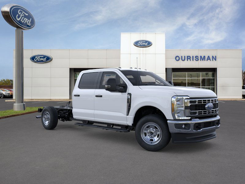 2025 Ford F-350 Super Duty Chassis Cab XL's photo