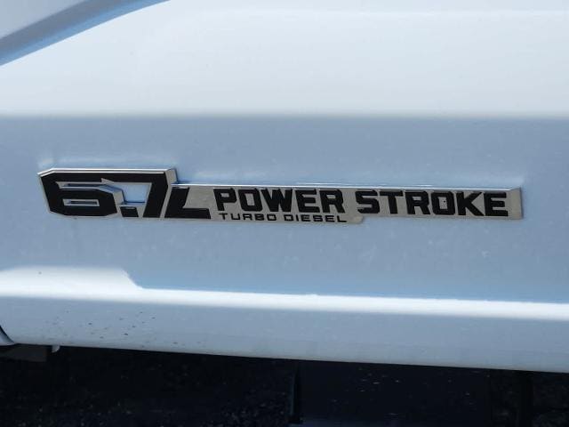2024 Ford Super Duty F-350 SRW F-350 XL 4WD Crew Cab 179 WB 60 CA
