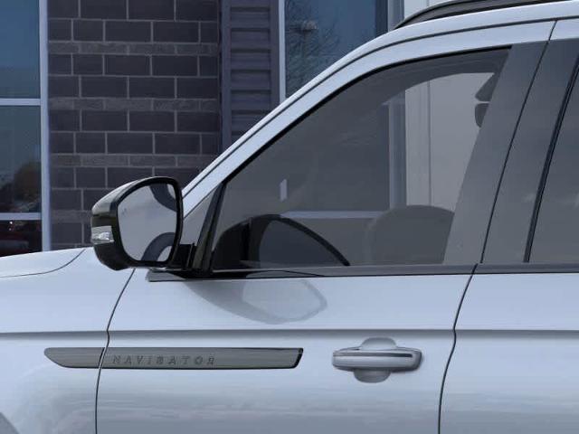 Thumbnail: 2025 Lincoln Navigator - 43