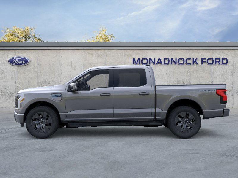 2025 Ford F-150 Lightning Lariat photo 2