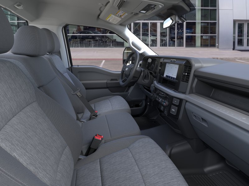 2025 Ford F-550 Super Duty Chassis Cab XL - Photo 33