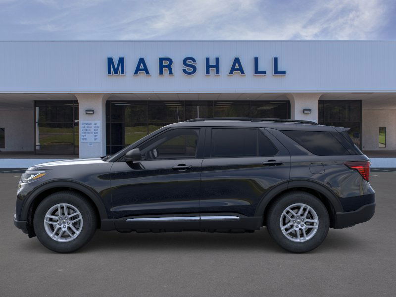 2025 Ford Explorer photo 2