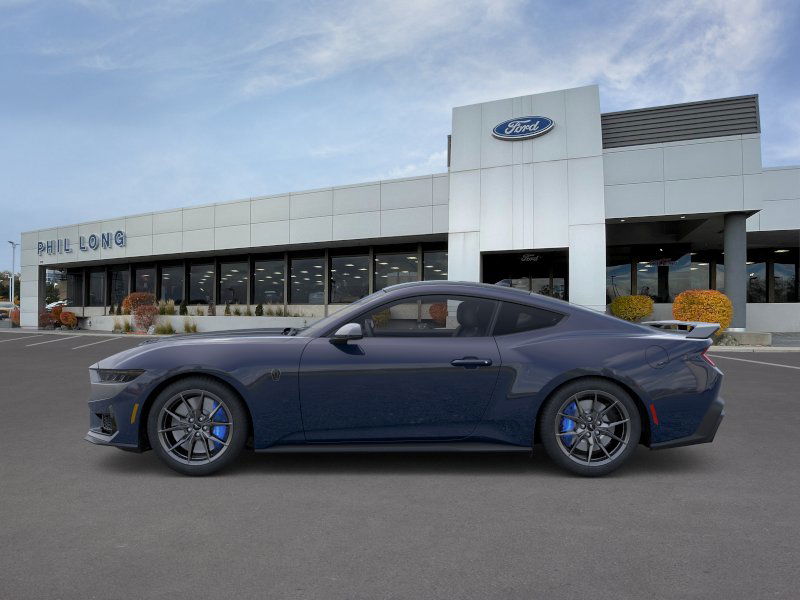 2025 Ford Mustang Dark Horse Deluxe photo 3