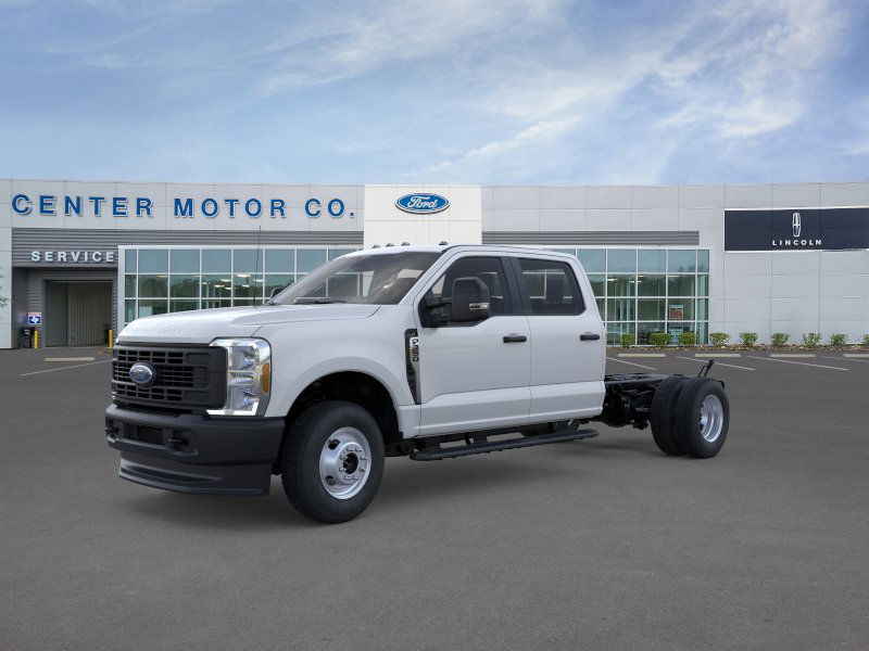 2026 Ford F-350 Super Duty Chassis Cab XL's photo