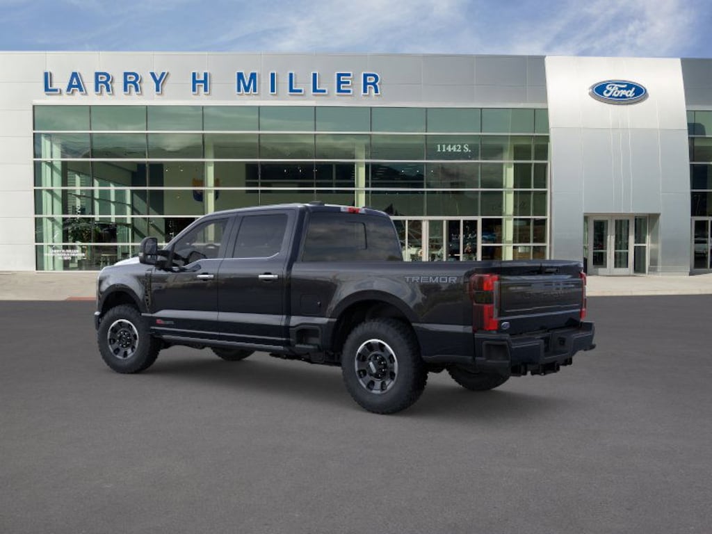 New 2026 Ford Super Duty F-350 SRW Platinum 4WD Crew Cab 6-3/4' Box V8 Engine