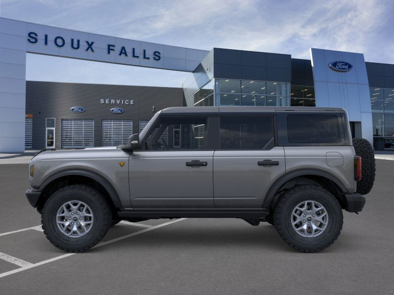 2025 Ford Bronco Badlands photo 3