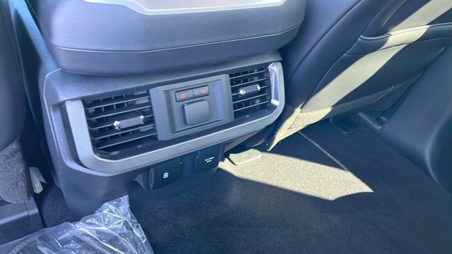 2025 Ford F-150 Platinum - Photo 70