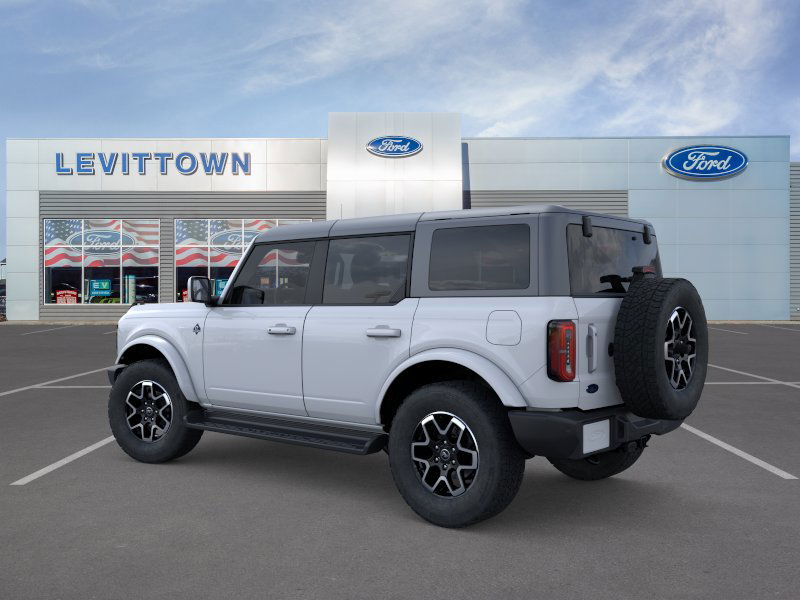 2025 Ford Bronco Outer Banks photo 4