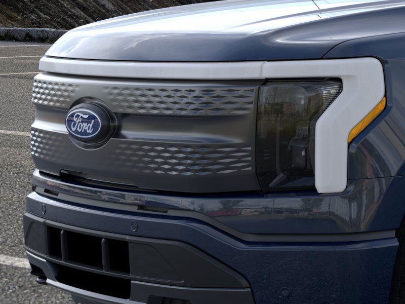 2025 Ford F-150 Lightning Flash - Photo 39