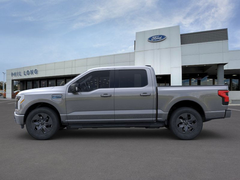 2025 Ford F-150 Lightning photo 4