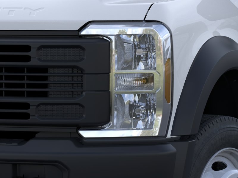 2025 Ford F-550 Super Duty Chassis Cab XL - Photo 38