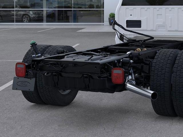 2025 Ford F-550 Super Duty Chassis Cab XL - Photo 43