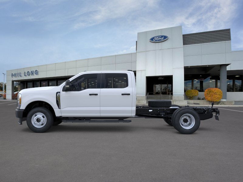 2026 Ford F-350 photo 3
