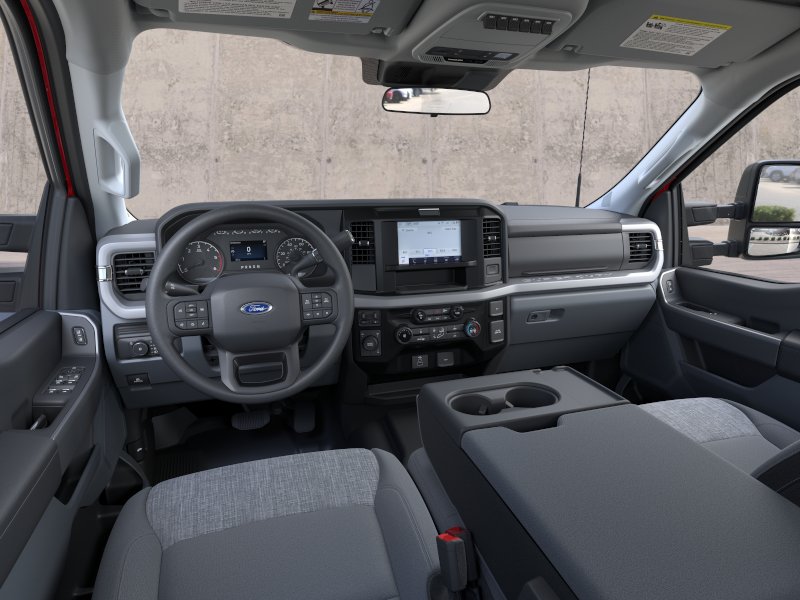 2025 Ford F-350 Super Duty Chassis Cab XLT - Photo 31
