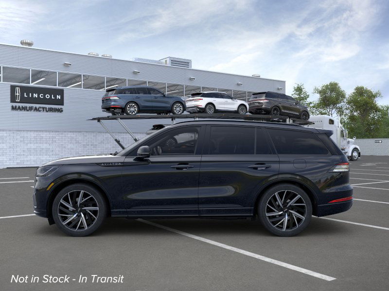 2025 Lincoln Aviator Black Label photo 3
