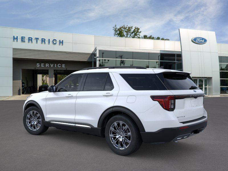 2025 Ford Explorer photo 4