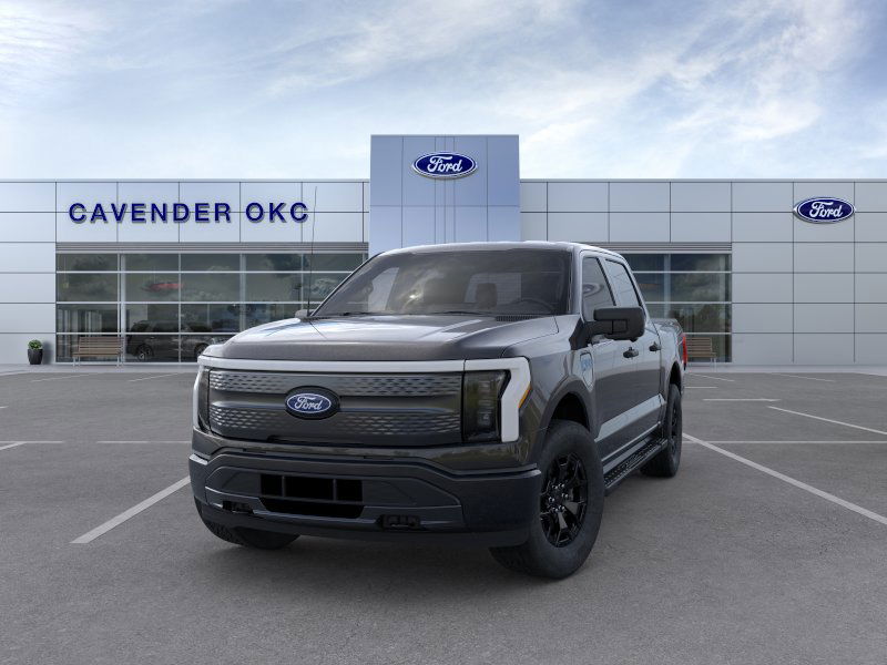2025 Ford F-150 Lightning XLT photo 2