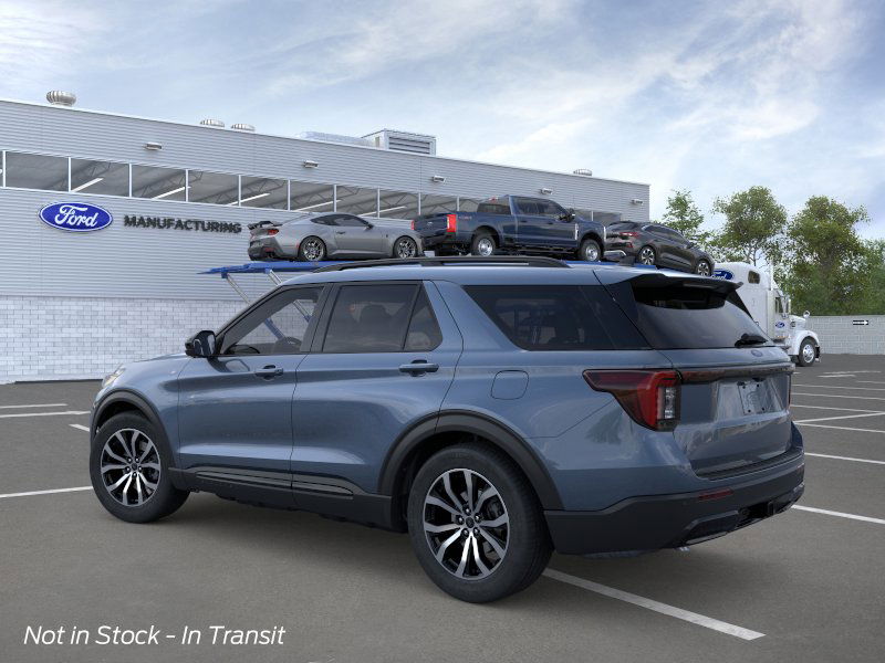 2025 Ford Explorer ST-Line photo 2