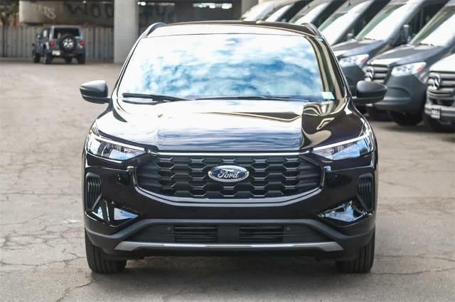 Thumbnail: 2025 Ford Escape - 32