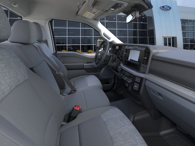 2025 Ford F-450 Super Duty Chassis Cab XLT - Photo 11