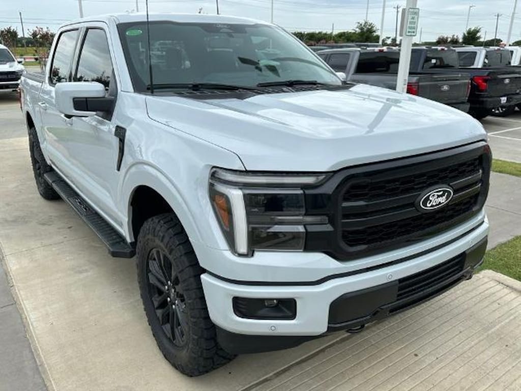 New 2025 Ford F-150 Lariat 2.5" Level Truck SuperCrew Cab