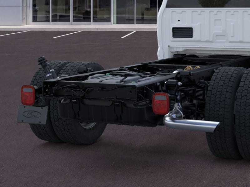 2025 Ford F-550 Super Duty Chassis Cab XL - Photo 46