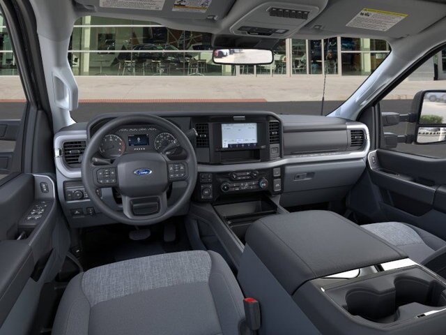 2025 Ford F-350 Super Duty Chassis Cab XLT - Photo 31