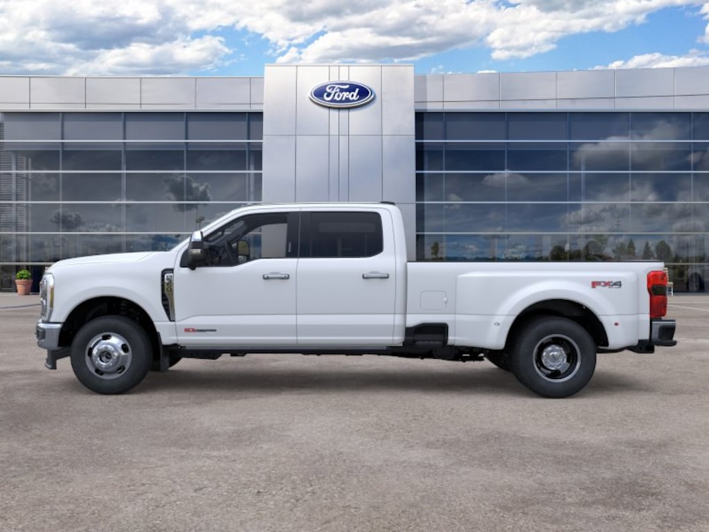 New 2026 Ford F-350 Lariat Truck Crew Cab