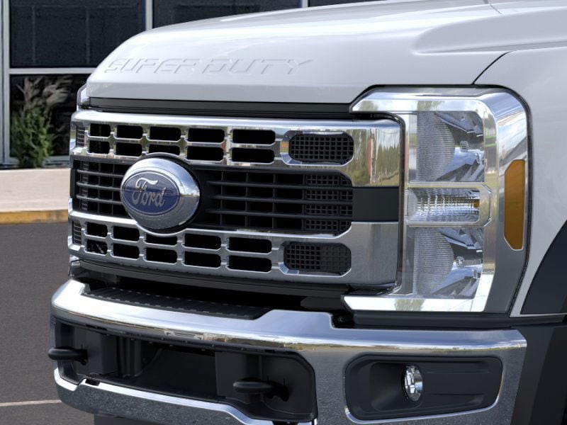 2025 Ford F-550 Super Duty Chassis Cab XLT - Photo 17