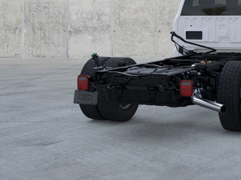 2025 Ford F-550 Super Duty Chassis Cab XL - Photo 44