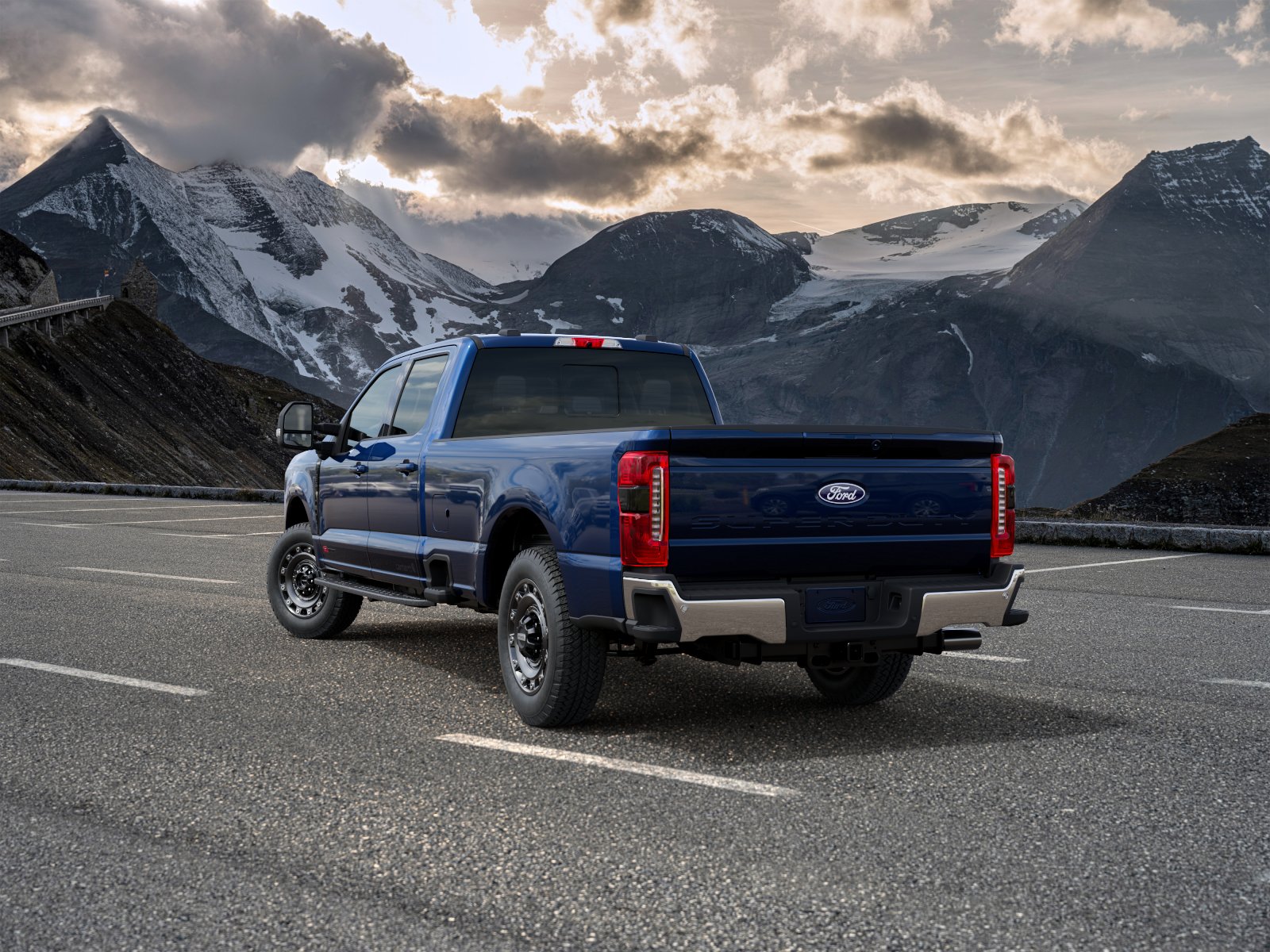 New 2027 Ford F-250SD XLT Truck