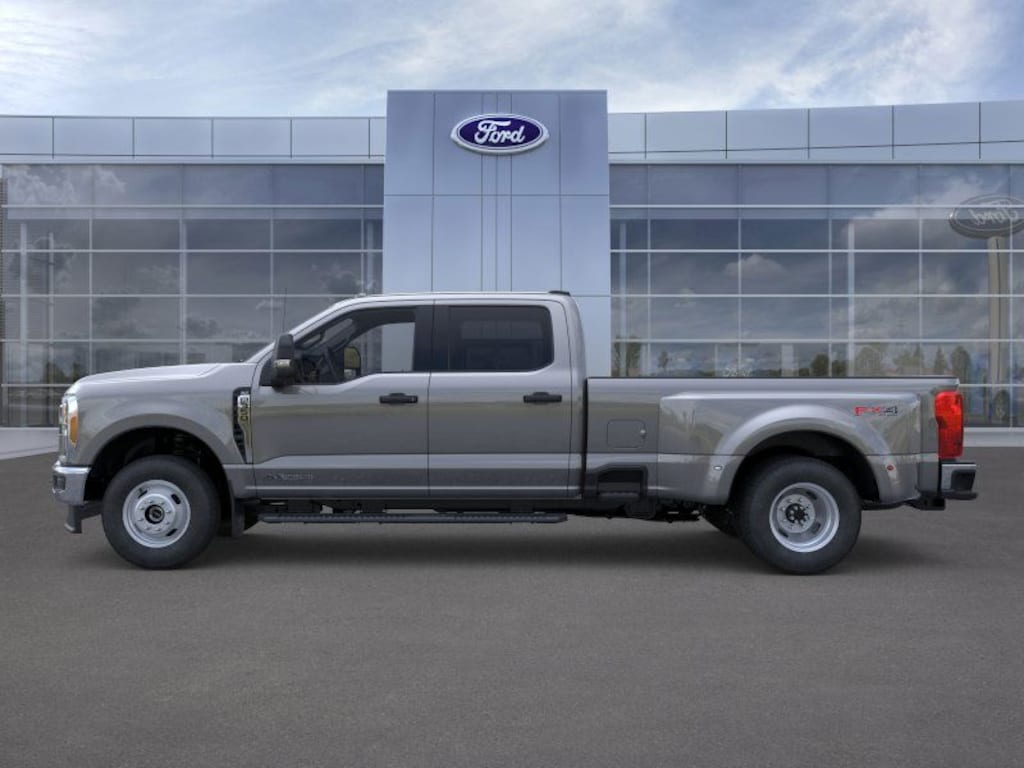 New 2026 Ford F-350 F-350 XLT Truck Crew Cab