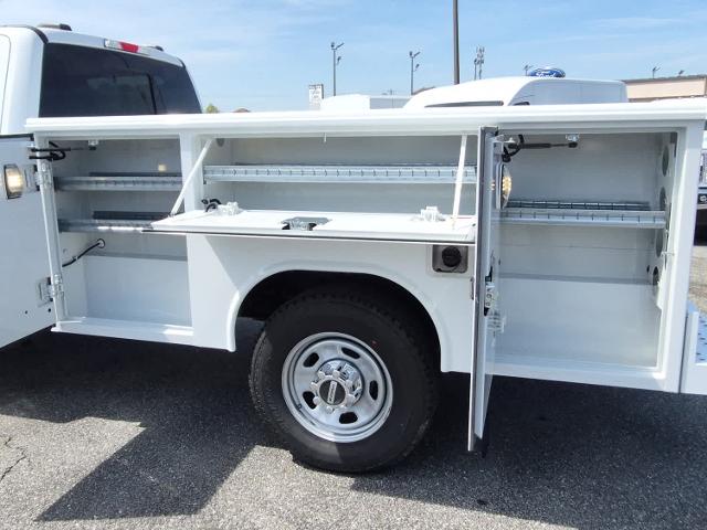 2026 Ford Super Duty F-350 SRW Chassis Cab F-350&reg; XL 4WD Crew Cab 179 WB 60 CA
