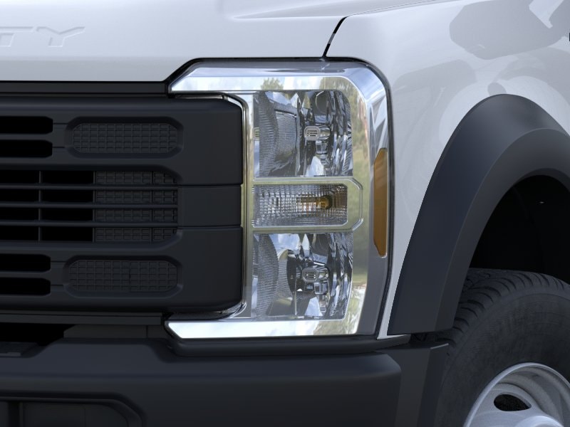 2025 Ford F-600 Super Duty Chassis Cab XL - Photo 43