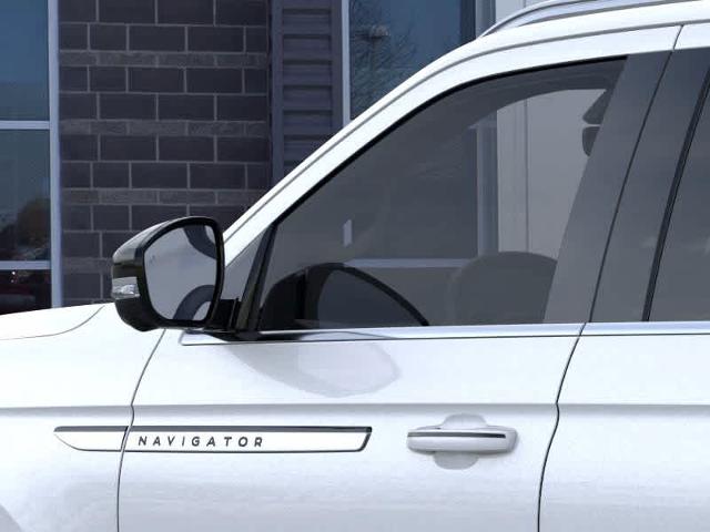 Thumbnail: 2025 Lincoln Navigator L - 43