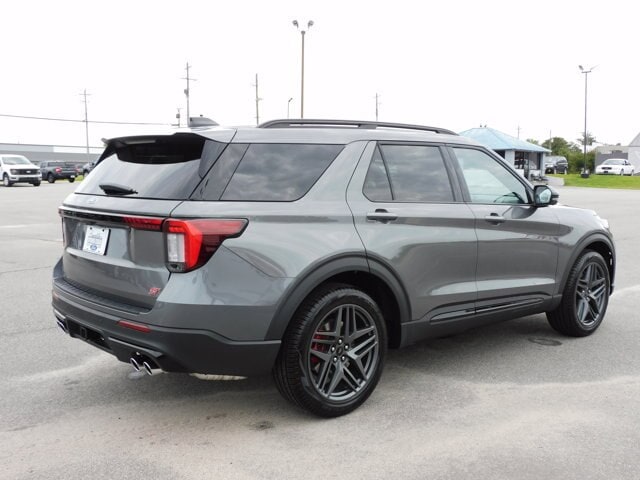2025 Ford Explorer ST - Photo 27