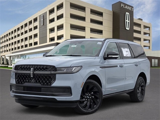 2025 Lincoln Navigator Reserve | CarEdge | CarEdge
