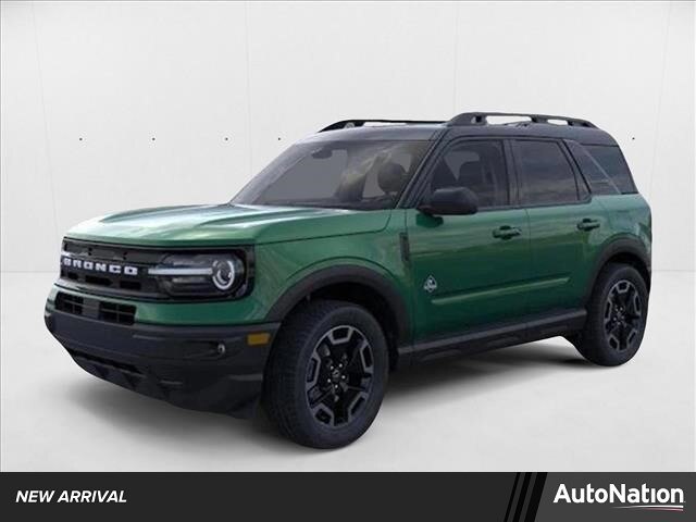 2025 Ford Bronco Outer Banks photo 2