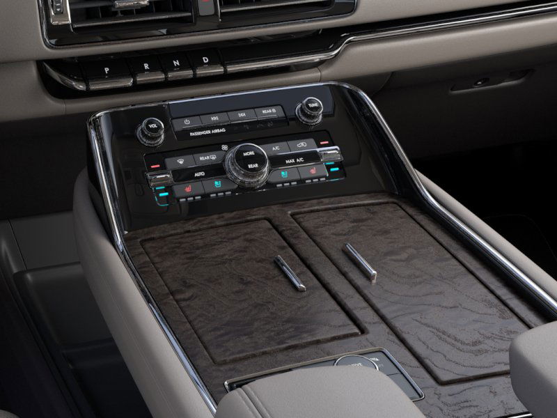 Thumbnail: 2024 Lincoln Navigator - 45
