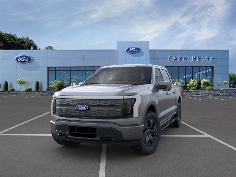 2025 Ford F-150 Lightning Lariat photo 2