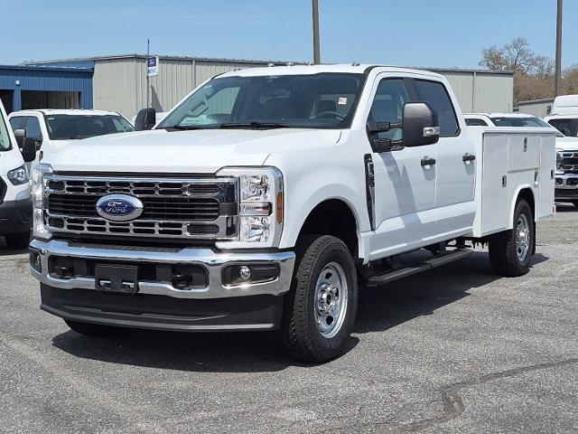 2026 Ford Super Duty F-350 SRW Chassis Cab F-350&reg; XL 4WD Crew Cab 179 WB 60 CA